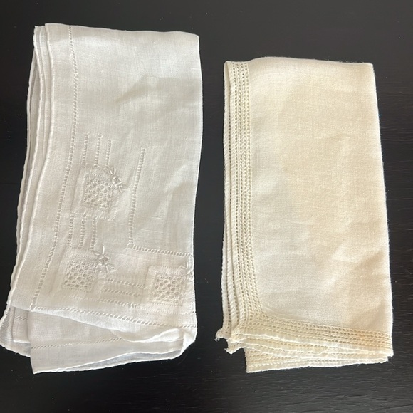 Vintage Handkerchiefs, bundle of 10. Very delicate hand embroidery, cotton - Picture 6 of 16